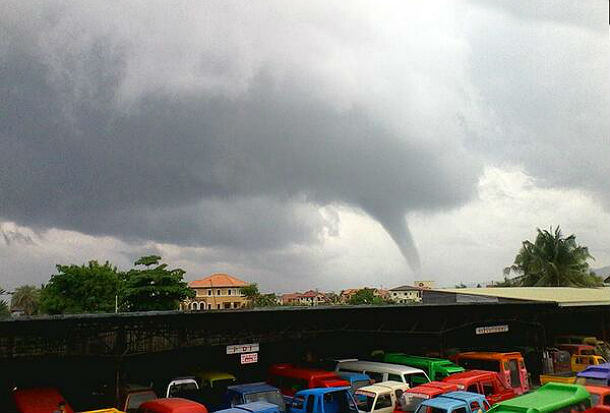 Massive tornado slammed Minglanilla, Cebu, Philippines