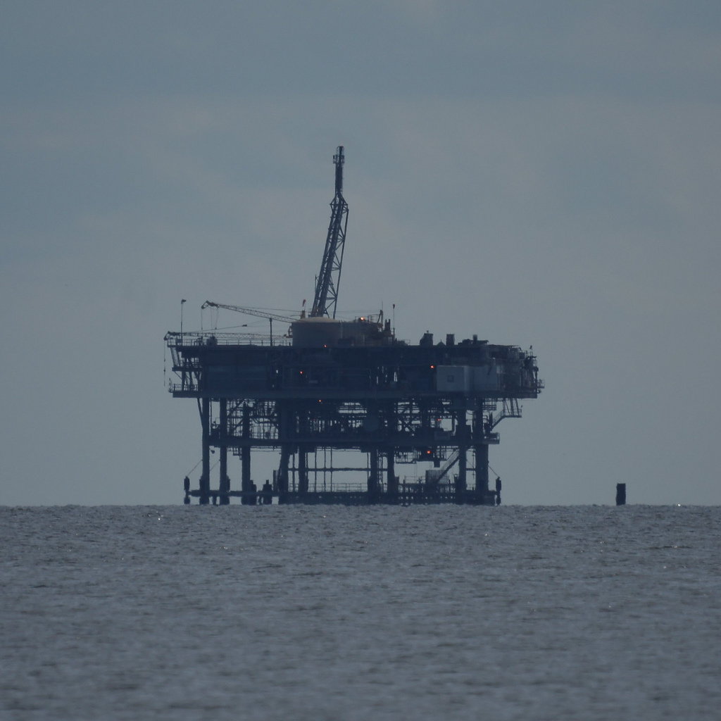 Natural gas condensate leaking in Gulf of Mexico as operators lose control over the well