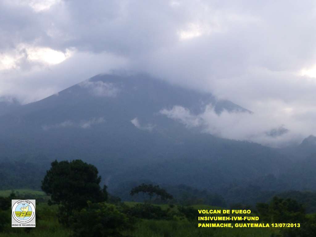 new-lava-flow-started-at-fuego-volcano-guatemala