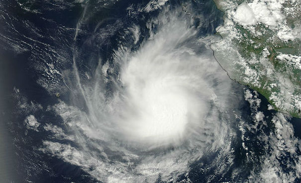 Dalila weakens into tropical storm again