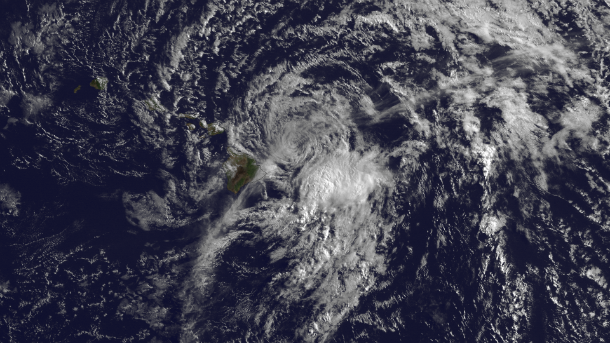 Tropical Storm Flossie crossing Hawaii Islands