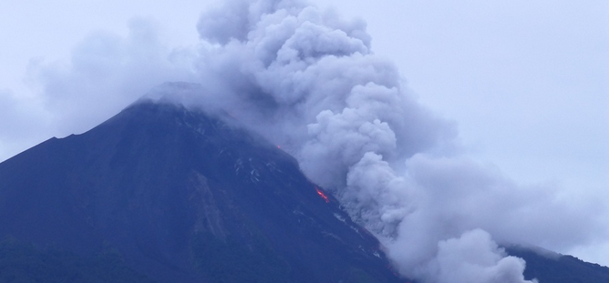 increasing-lava-emission-with-pyroclastic-flows-at-fuego-volcano-guatemala