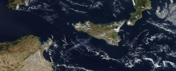 Strong eruption of Mount Etna, 14th paroxysm of the year from new SE crater