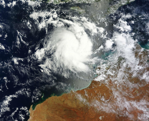 rare-tropical-cyclone-alessia-about-to-impact-western-australia