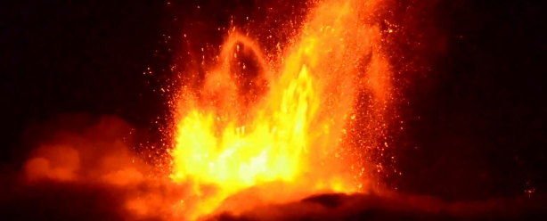 Powerful eruption of Mount Etna – tall lava fountains and lava flows – 19th paroxysm