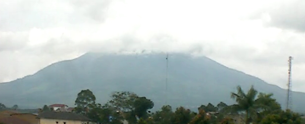 Large eruption of Sinabung sends ash plume 12 km into the air