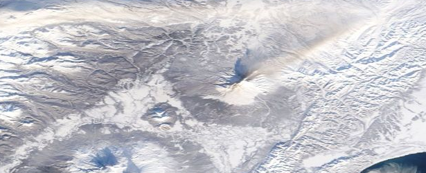 Explosive eruption and intense degassing at Shiveluch volcano, Kamchatka