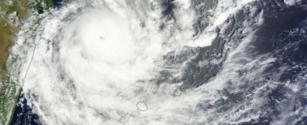 Intense Tropical Cyclone Bejisa approaching Reunion and Mauritius