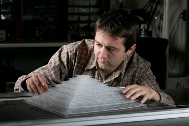 Duke engineers build world’s first 3D acoustic cloaking device