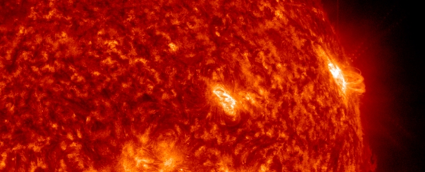 Solar activity back to moderate levels, M2.5 from Region 1996