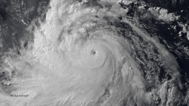 typhoon-rammasun-hit-philippines-as-category-3-typhoon