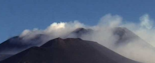 new-vent-opens-up-at-etna-volcano-italy