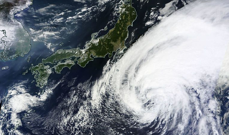 Tropical Storm “Kammuri” continues to track off the coast of Honshu, Japan