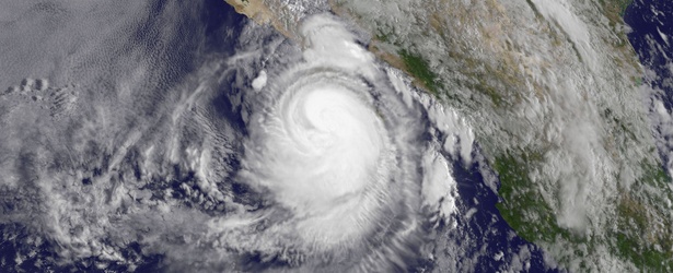 Hurricane “Norbert” hits Mexico, forces evacuations