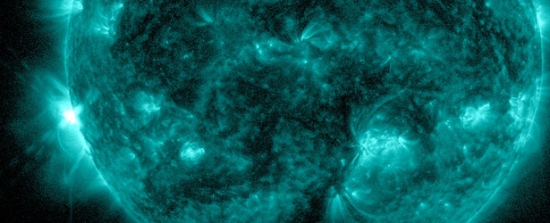 Long duration M2.5 solar flare erupts off the southeast limb