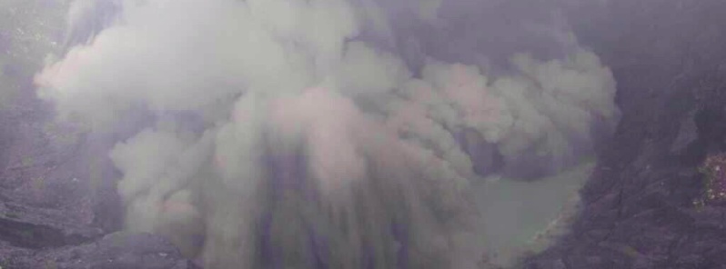 strong-phreatic-eruption-of-poas-volcano-costa-rica
