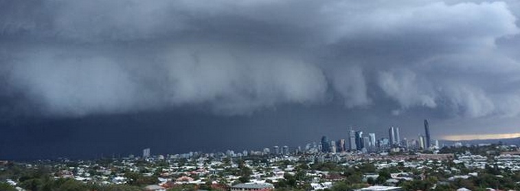 Devastating supercell thunderstorm with fist sized hail hits Brisbane, Australia