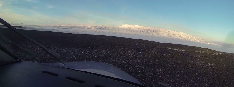 low-level-inspection-flight-over-holuhraun-lava-field-iceland