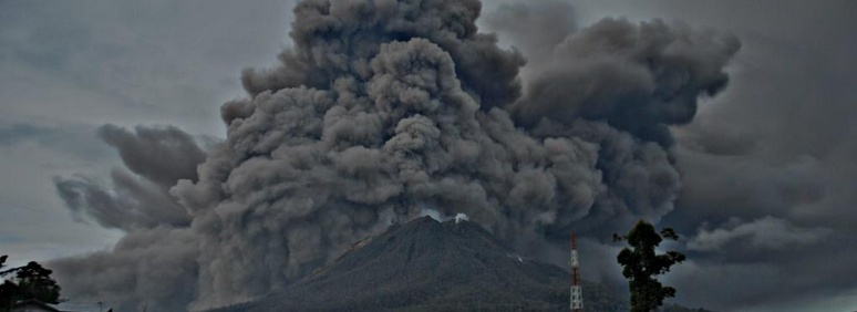 strong-eruption-and-large-pyroclastic-flow-at-sinabung-volcano-indonesia