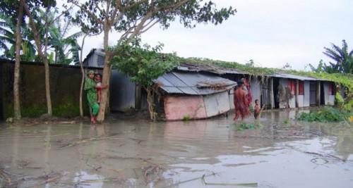severe-seasonal-rainfall-brings-floods-and-landslides-to-bangladesh-200-000-affected-19-people-dead