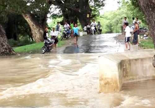 Myanmar still under water: 7 people dead, over 57 000 affected