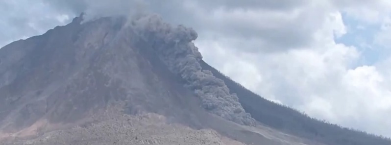 pyroclastic-flow-on-mount-sinabung-indonesia-july-27-2015