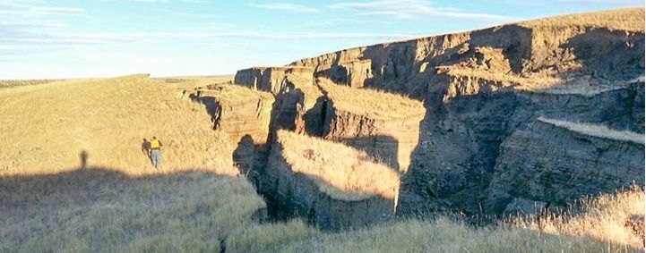 giant-crack-appears-in-the-foothills-of-bigthorn-mountain-wyoming