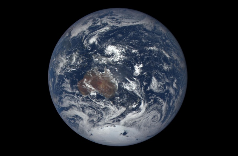 Fresh view of Earth – DSCOVR taking images of entire sunlit side of Earth every two hours