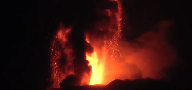 etna-erupts-in-the-most-violent-paroxysm-in-two-decades