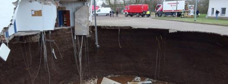 50 m (164 feet) deep sinkhole opens up in Nordhausen destroying two buildings, Germany