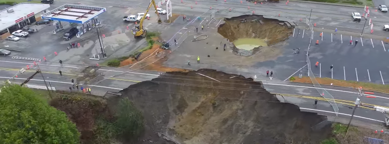 Massive sinkhole closes coastal highway in southwest Oregon