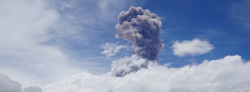 Tungurahua erupts sending ash more than 6 km above the crater, Ecuador