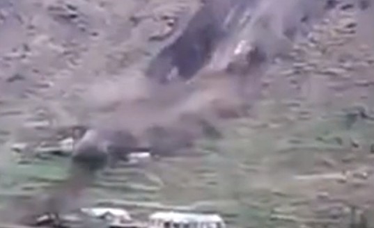 Destructive landslide caught on video, Pakistan