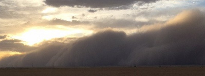 160-km wide dust storm blankets Texas Panhandle, US
