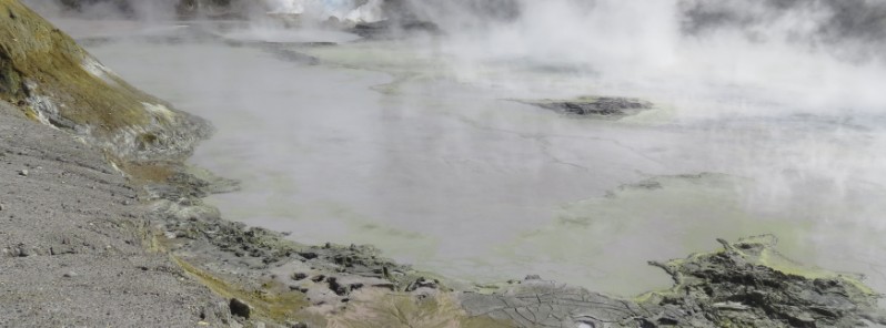 White Island Crater Lake drops 2 m, unrest continues, New Zealand
