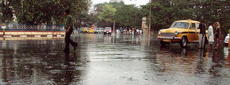 Heavy rainfall breaks a ten year old record in Kolkata, India