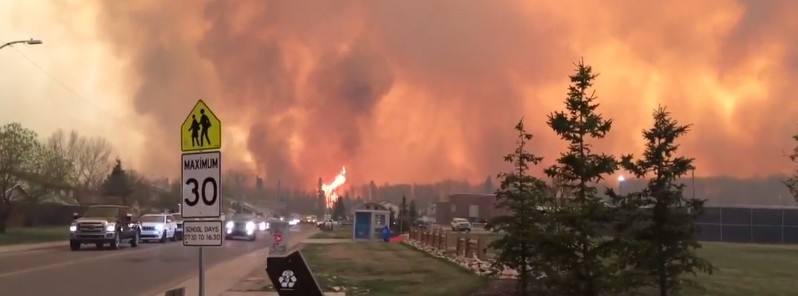 Massive wildfire forces mandatory evacuation of the entire city of Fort McMurray, Canada