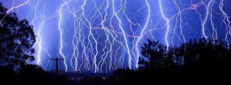 Intense thunderstorms produce 30 000 lightning strikes, New Zealand, tornadoes possible