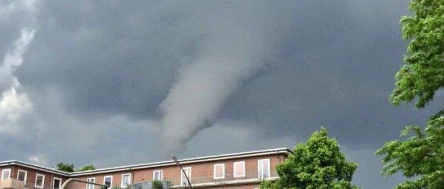 Tornado sweeps through Hamburg, Germany