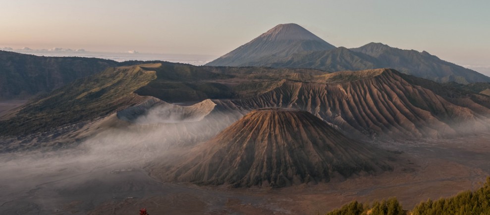 Volcanic alert level at Mount Bromo raised to 3, Indonesia