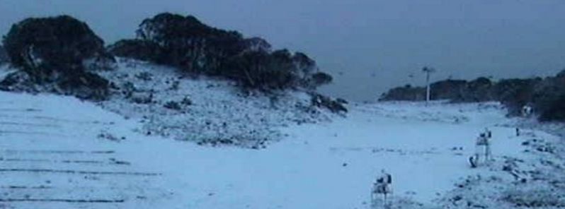 Unusual weather in Australia, snow falling days before summer
