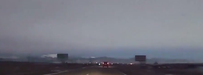 Meteor explodes over Siberia, turns night into day