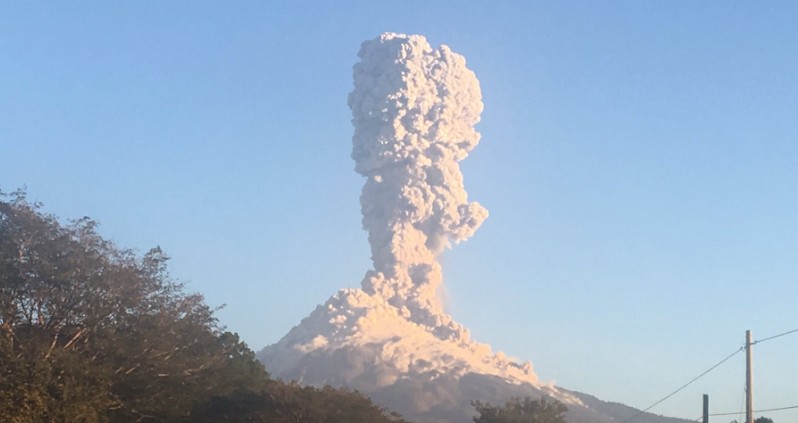 Very strong explosion at Colima, ash up to 7 km (23 000 feet) a.s.l.