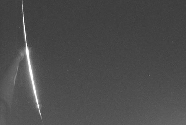 Bright green fireball observed over Exeter, England