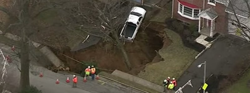 Large sinkhole opens between two homes in Pennsylvania