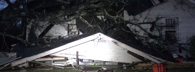 Large tornado hits Hattiesburg, Mississippi leaving 4 dead