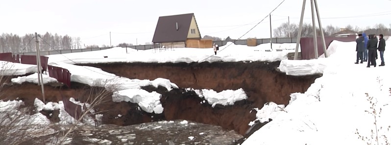 50 m (164 feet) wide sinkhole opens in Bashkiria, Russia