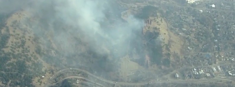 Thousands evacuated as wildfire threatens Boulder, Colorado