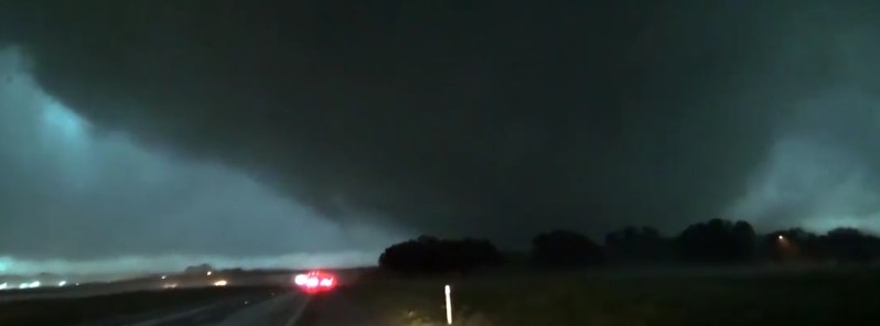 Violent wedge tornado hits Canton, Texas, at least 5 dead and over 50 injured