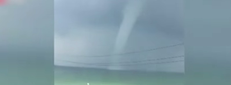 Rare waterspout recorded off Beihai, south China